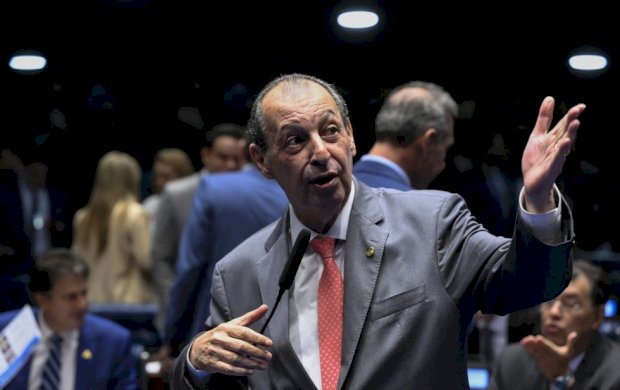 PEC da escala 6x1: relator no Senado rejeita emendas e mantém texto da Câmara