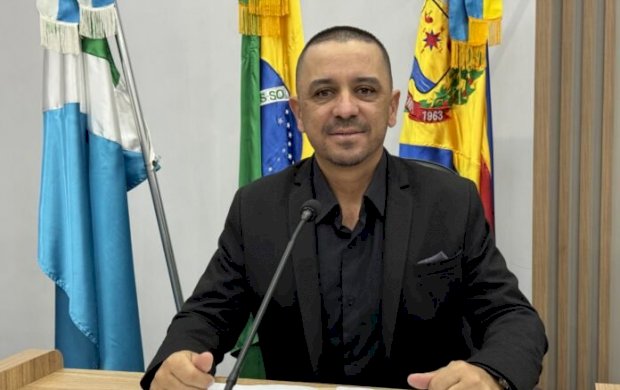 Vagner Policia solicita melhorias e adequações na iluminação pública da Praça do Bairro Itapoã e construção de calçada e a instalação de iluminação ao redor do antigo zoológico
