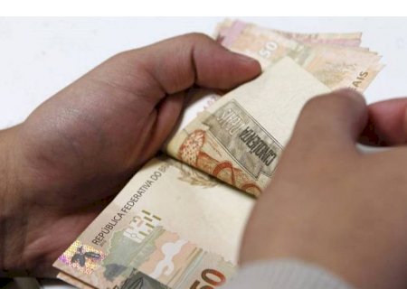 Governo reduz para R$ 1.031 estimativa de salário mínimo para 2020