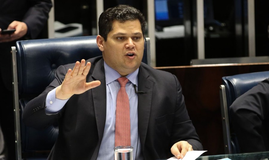 Davi Alcolumbre testa positivo para coronavírus