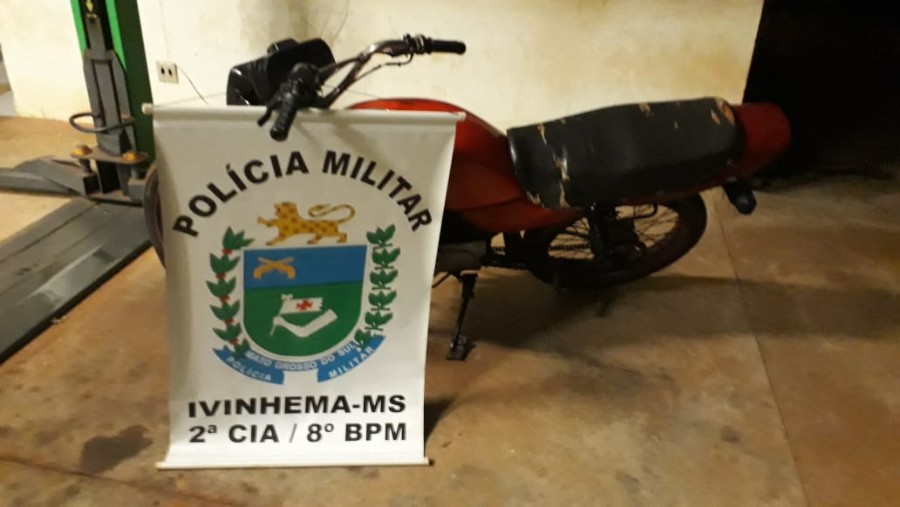 Ivinhema - Polícia Militar remove motocicleta conduzida por adolescente sem CNH