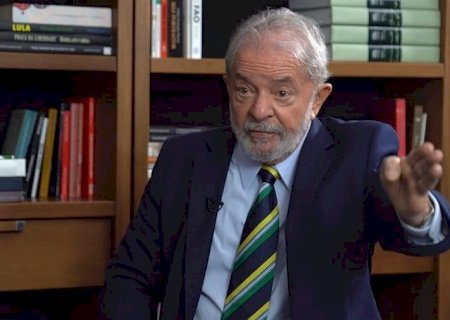 Lula sobre coronavírus: 'Primeiro salvamos o povo, depois a economia'.