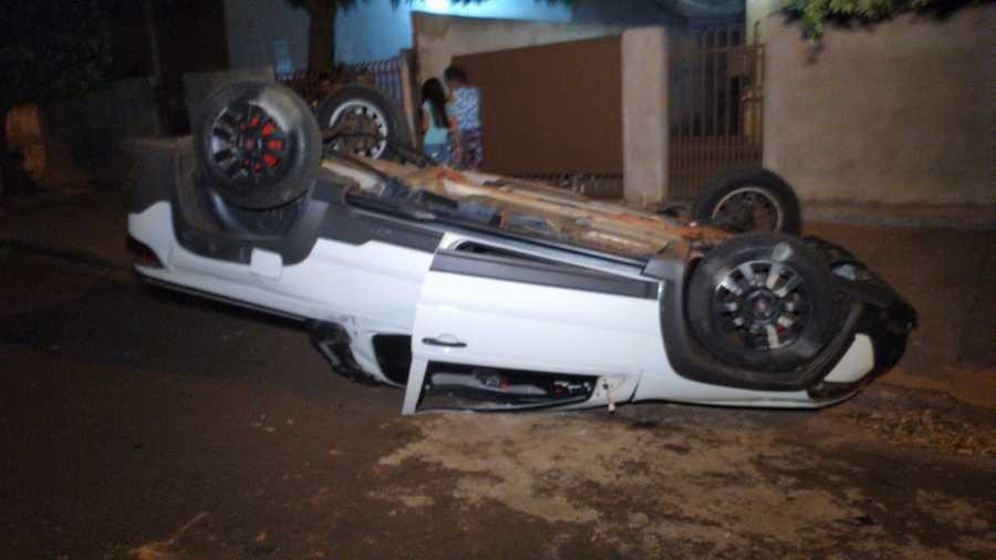 Nova Andradina – Dois homens ficam feridos em acidente ocorrido na noite deste sábado (04)