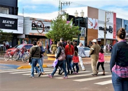 Após aglomerações, MP dá 48h para prefeitura revogar decreto e fechar comércio