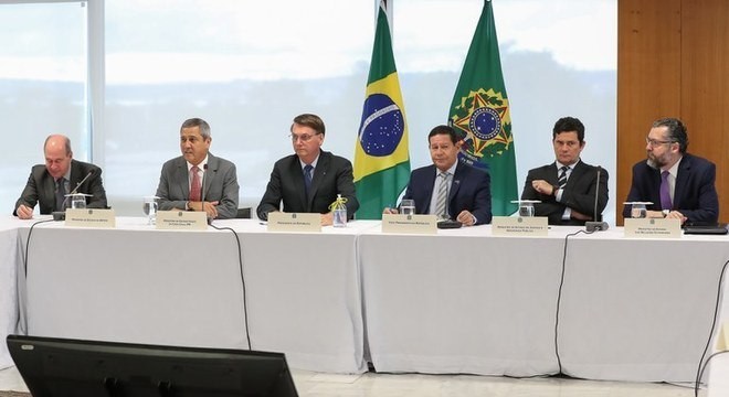 ‘Mentira deslavada’, diz Bolsonaro sobre acusações de Moro