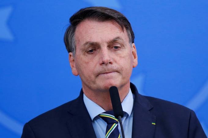 Bolsonaro: ‘Quem é de direita toma cloroquina, quem é esquerda, tubaína’