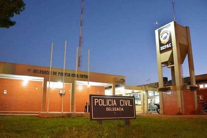 Homem desce para trocar pneu de caminhão e é encontrado morto por ajudante