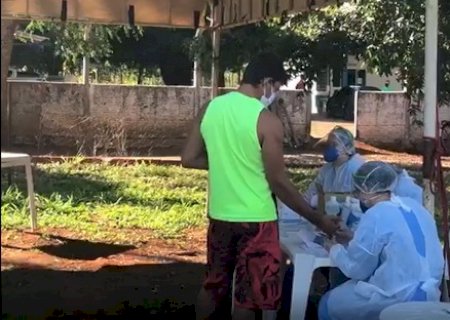 Cinquenta funcionários de frigorífico de cidade com maior incidência de covid testam positivo: 'Sem sintomas'