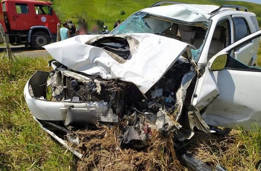 Acidente entre caminhonete e motociclistas deixa 3 mortos e 5 feridos na PE-96