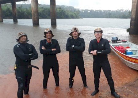 Corpo de Jovem desaparecido nas águas do Rio Brilhante, foi localizado pela equipe dos bombeiros