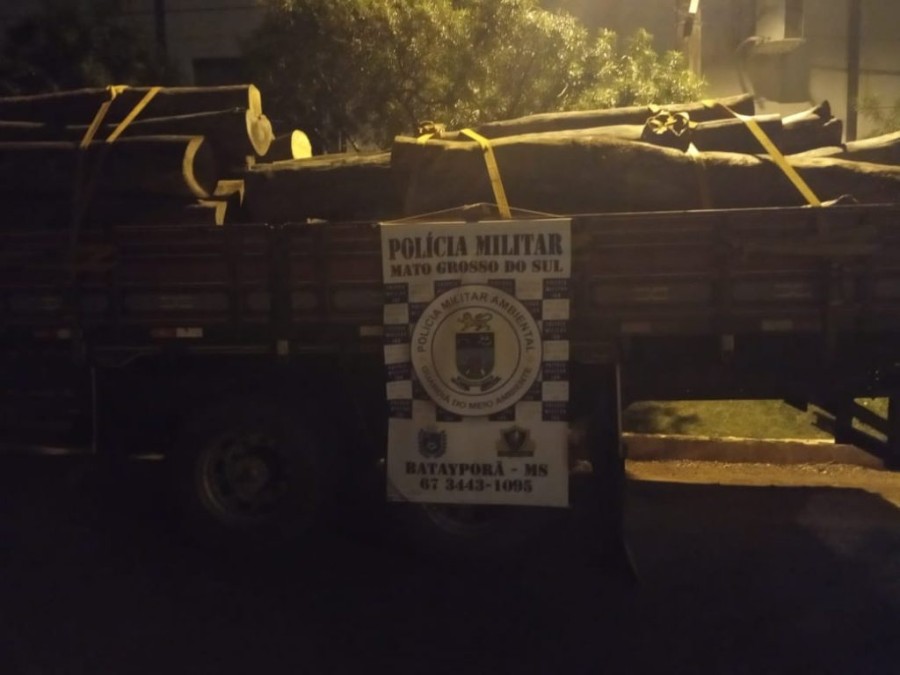 Polícia Militar Ambiental de Batayporã autua madeireiro em R$ 3,3 mil por transporte de carga de madeira ilegal em toras detido pela PRF