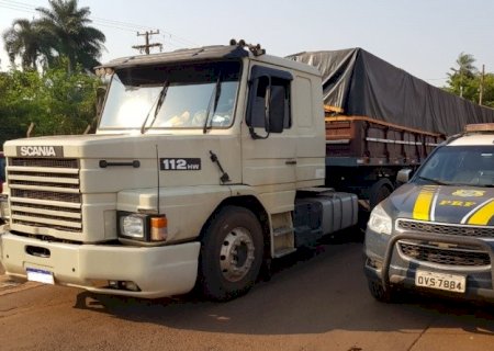 PRF apreende 2,9 toneladas de maconha em caminhão e entreposto da droga em Dourados