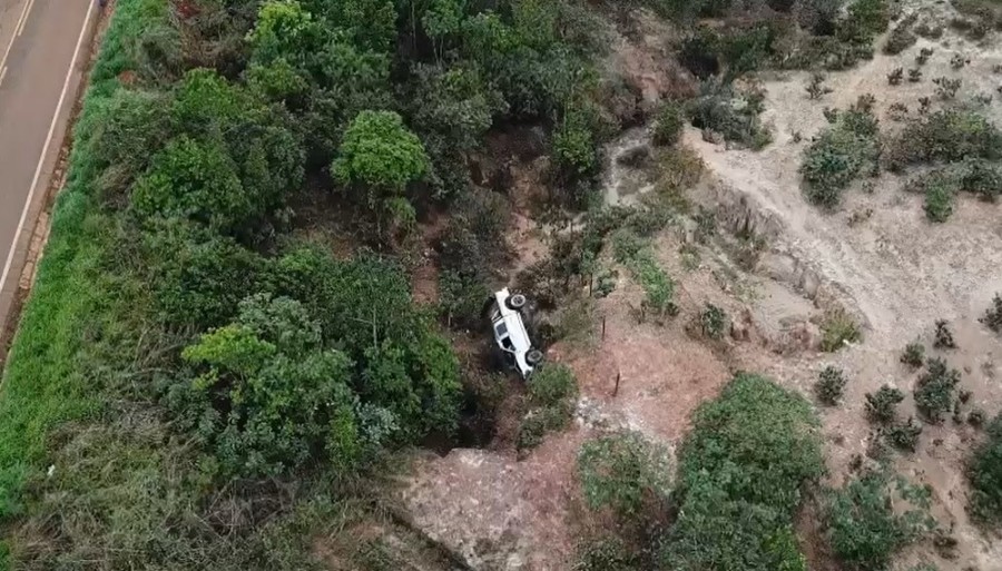 \'Eu tô com fome, me tira daqui\': dono de drone conta o que ouviu após localizar motorista perdido por quase 40h