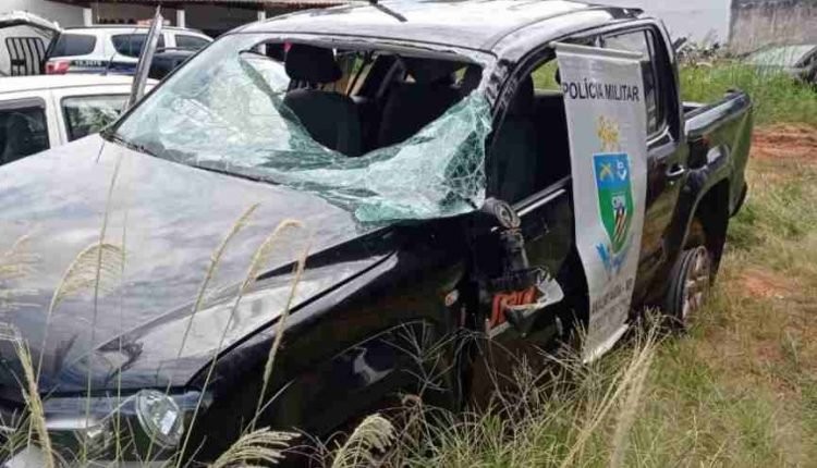 Traficantes fogem após capotamento de caminhonete na MS-395 em Anaurilândia