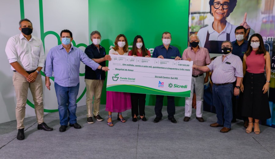 Sicredi Centro-Sul MS entrega doação para Hospital de Amor em Dourados