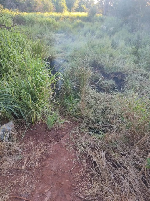 Polícia procura em área rural 2º suspeito de matar mulher carbonizada