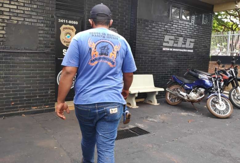 Sobrinho é preso acusado de assassinato de homem encontrado em caminhonete