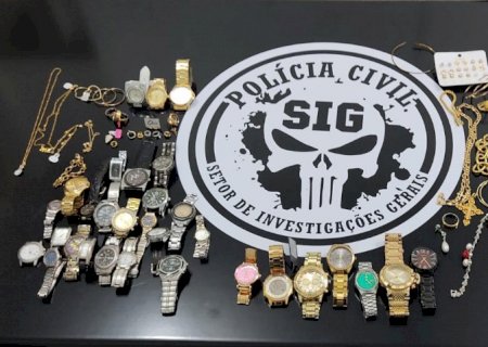 Polícia Civil prende 7 pessoas em flagrante e apreende arma, munições, drogas e joias