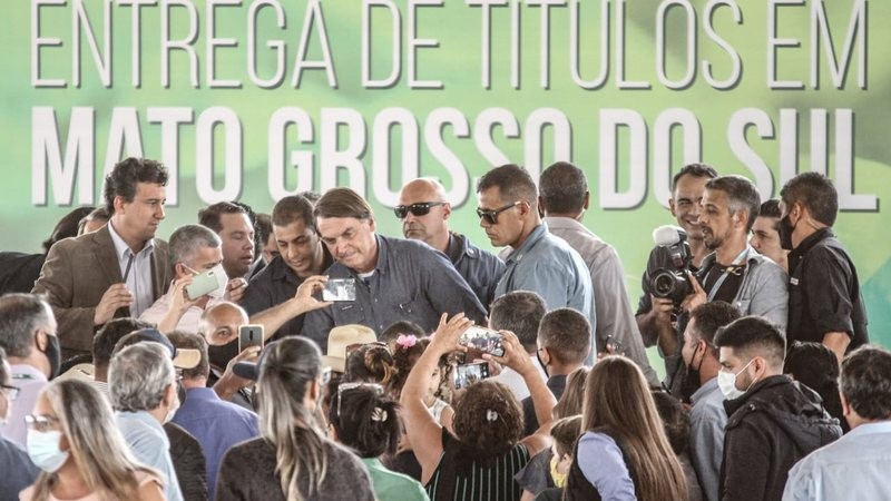 Bolsonaro alfineta Reinaldo sobre ICMS que deixa gasolina mais cara em Mato Grosso do Sul