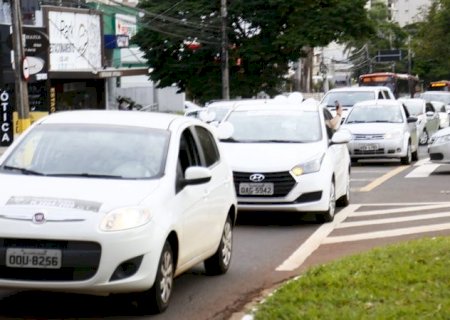Cerca de 2 mil pessoas participam de carreata dos enfermeiros por regulamentação do piso salarial em MS