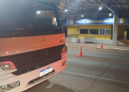 Motorista cai no golpe do falso frete, tem caminhão roubado e é mantido em cárcere privado por 10 horas em MS