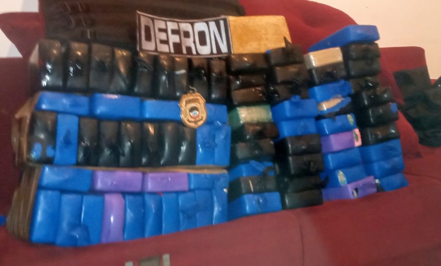 Defron fecha entreposto e apreende 81,5 kg de pasta base de cocaína em Dourados