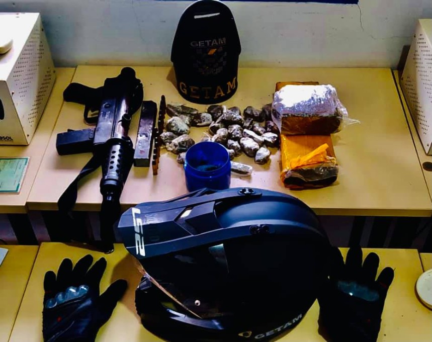 PM apreende submetralhadora, drogas e prende quatro pessoas por associação criminosa em Dourados