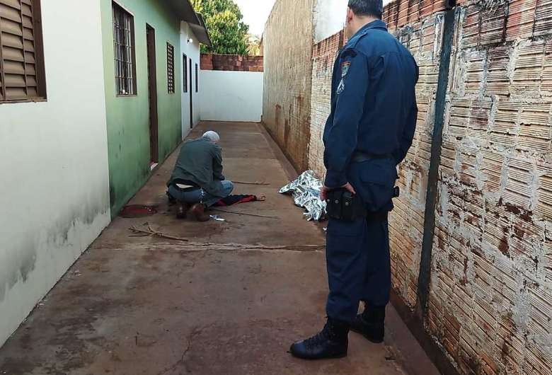 Homem é encontrado morto após cair de telhado ao lado de kitnets