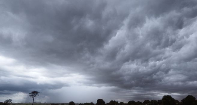 Quinta-feira com pancadas de chuva e alívio nas temperaturas