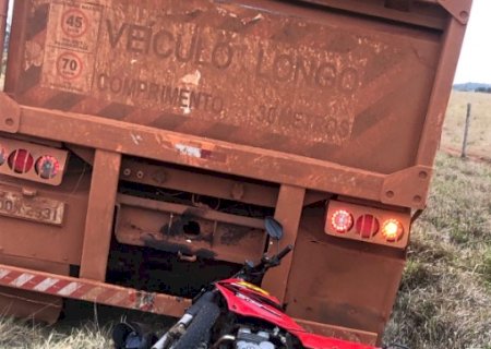 Angélica - Acidente na MS -141 entre carreta e moto deixa uma vitima.