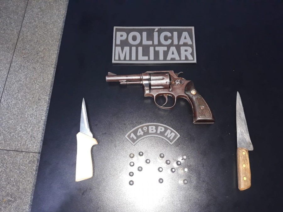 Polícia Militar de Deodápolis prende homem por posse irregular de Arma de Fogo.