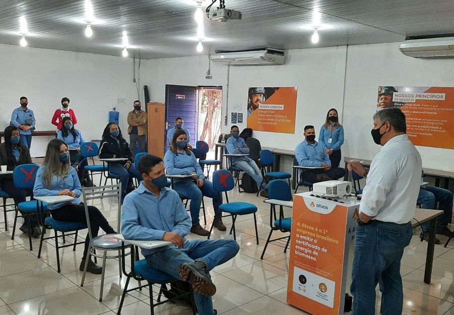 Atvos qualifica jovens para o mercado de trabalho