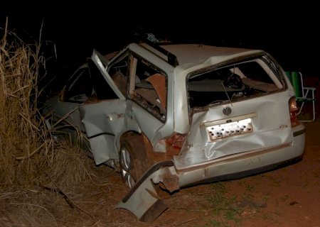 Angélica-Colisão envolvendo três carros deixa duas pessoas feridas.