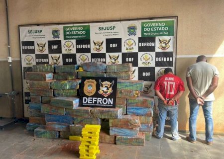 Polícia fecha entreposto e prende dupla que escondia maconha enterrada no quintal