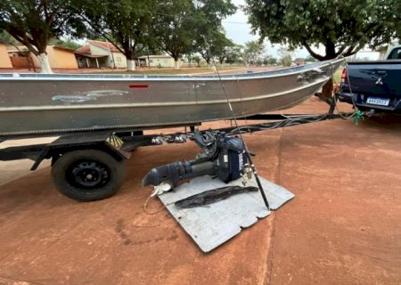 Angélica - P.M.A de Dourados prende funcionário público por pesca predatória e apreende pescado, barco, motor de popa e material de pesca
