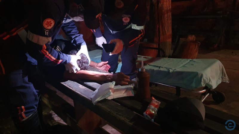 Homem é agredido na cabeça com barra de ferro