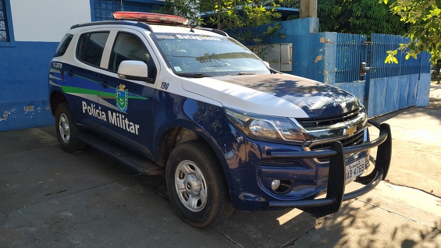 Homem é assassinado em frente de casa