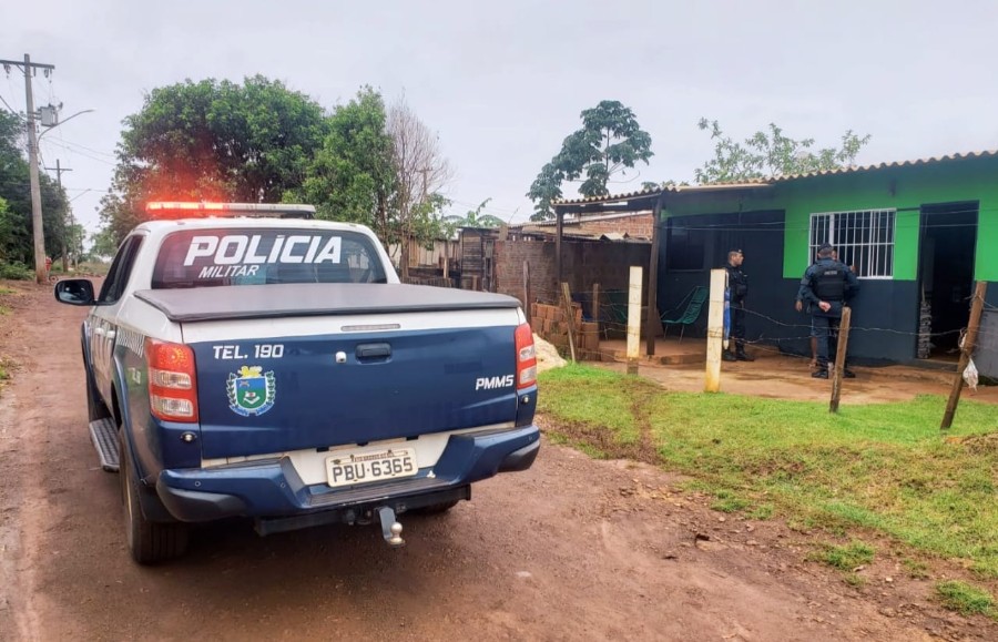 Marido que ameaça matar esposa com faca é preso pela PM