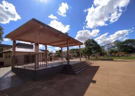 Atvos inaugura cinema itinerante em Deodápolis (MS)