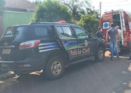 Bebê morre enquanto dormia na cama com a mãe