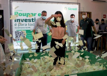 Sicredi Centro-Sul MS realiza último sorteio da 
promoção “Poupar e Investir é para Todos”