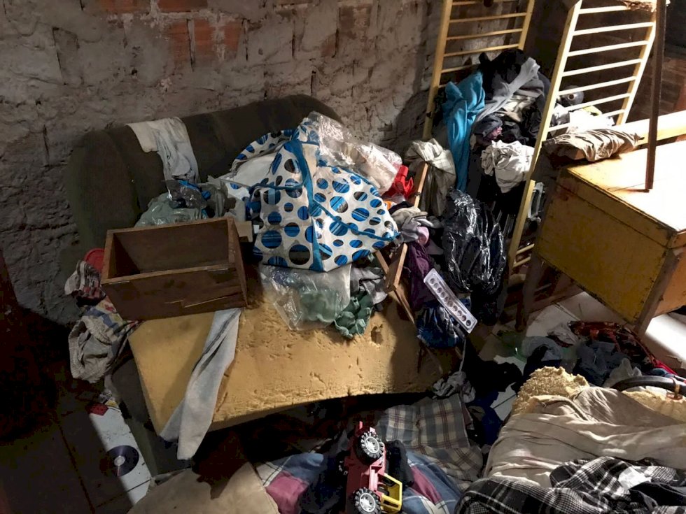 Vivendo em situação de abandono, crianças são resgatadas de boca de fumo