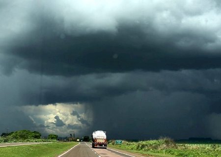 MS tem alerta para tempestades em 17 cidades nesta quarta