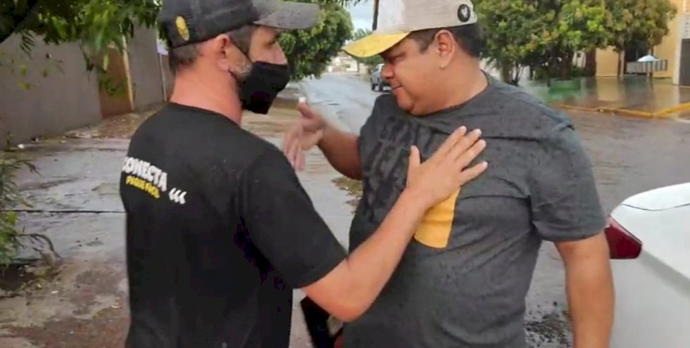 Dono de trailer de lanche acha malote com R$ 9 mil e devolve ao dono em Rio Brilhante