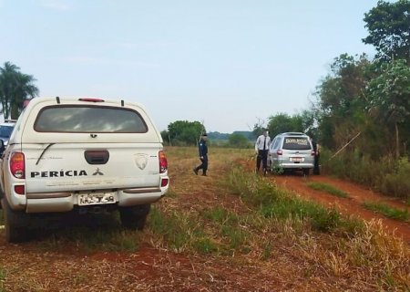 Esposa é suspeita de arquitetar assassinato de homem encontrado em valeta