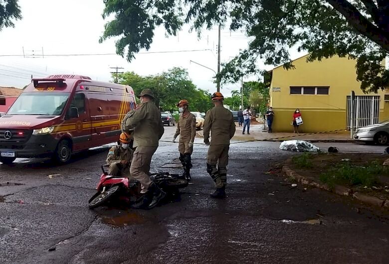 Acidente entre carro e moto mata mulher em cidade no MS.