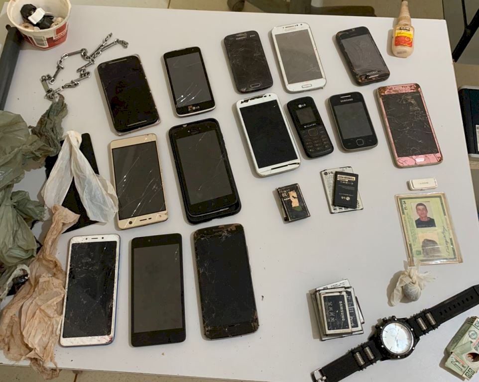 Polícia Civil fecha boca de fumo e indicia traficante por extorsão em Angélica.