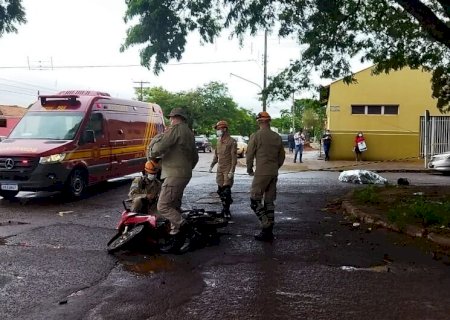 Acidente entre carro e moto mata mulher em cidade no MS.