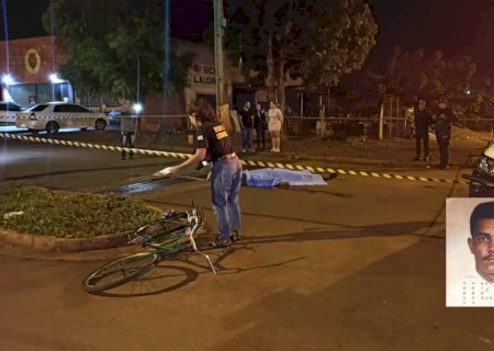 Ciclista morre após bater na lateral de veículo em Dourados