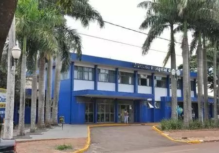 Adolescente é internado em estado grave após levar 10 facadas